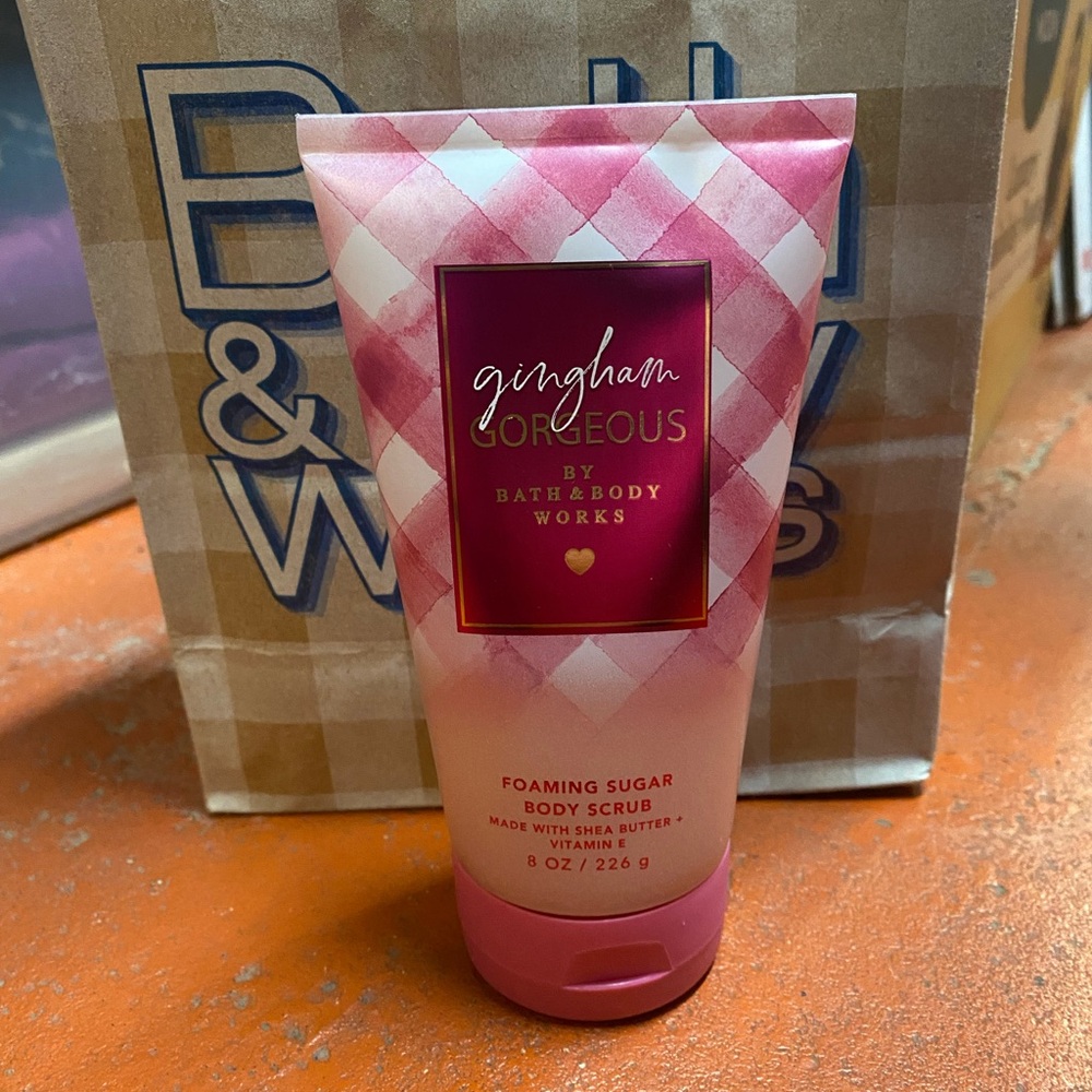 Bath & Body Works Gingham Gorgeous Foaming Sugar Body Scrub
